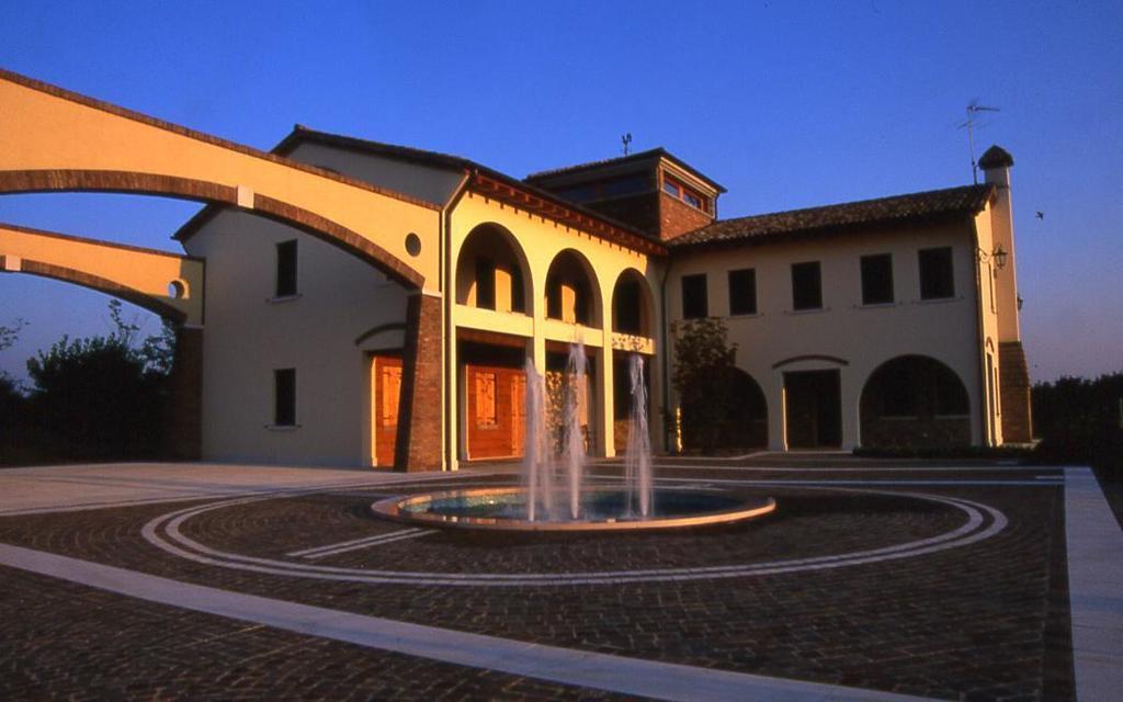 Agriturismo Due Torri มอนเตเบลลูนา ภายนอก รูปภาพ
