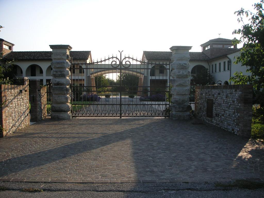 Agriturismo Due Torri มอนเตเบลลูนา ภายนอก รูปภาพ